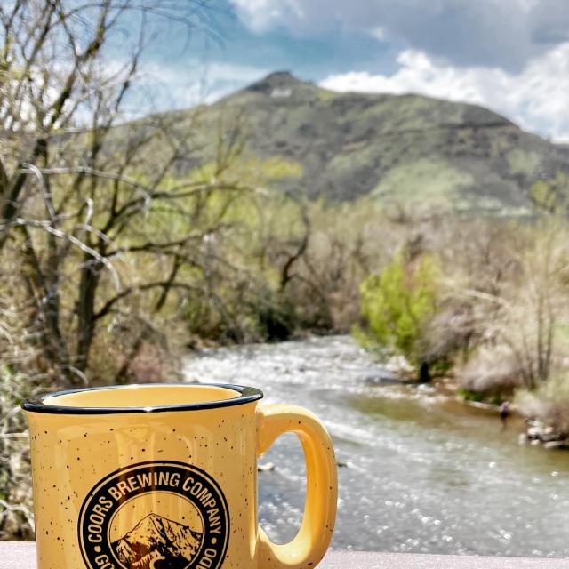 Mornings, mugs, mountains… cheers from Golden!
.
.
#mug #beer #morning #mountains #colorado #denver #rockymountains #coors #coorsgiftshop #coorsbrewery #beverage #cheers