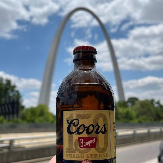 We couldn't leave the classic stubby bottle out of our travels, could we? 📸: Liz P. State 6 of 50 #coorsbrewerytourist